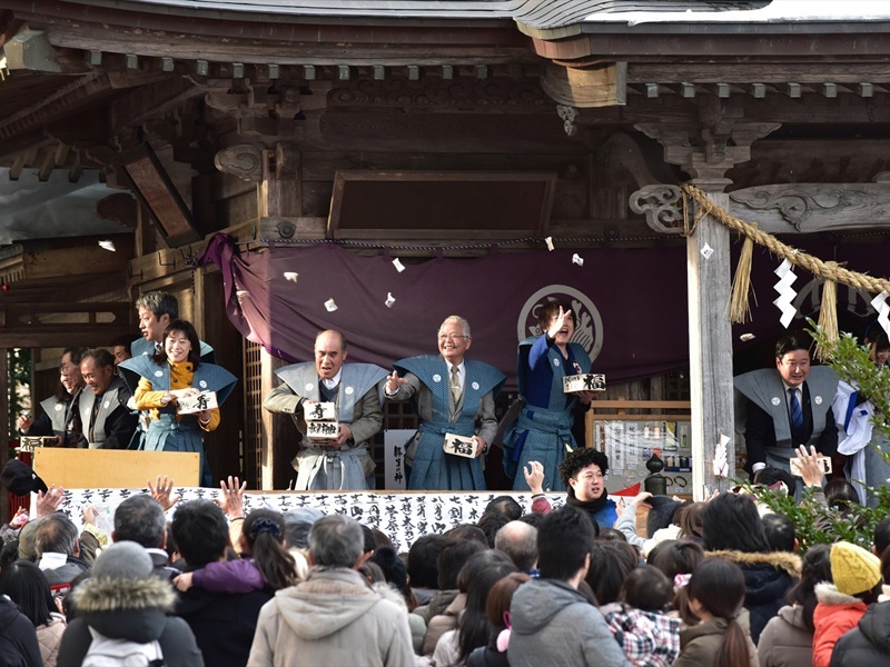節分祭豆撒き